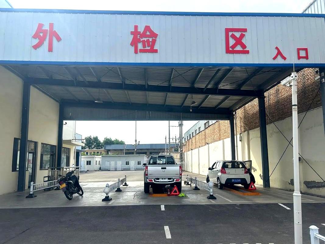 在检测站干了十年，我最怕看到的，不是车不合格，而是车主刚开进来，发动机却被“检”