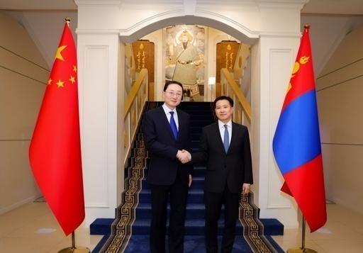 外蒙古未来的结局，其实已经注定。“亲美、去俄、敌中”，目前这是外蒙古的做法，而外