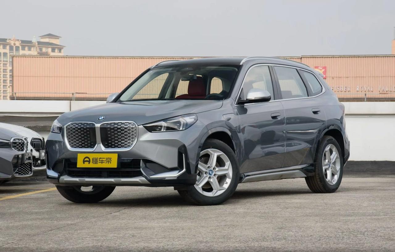 作为一台挂着蓝天白云标的纯电SUV，宝马iX1在2023年才正式上市，到现在（2