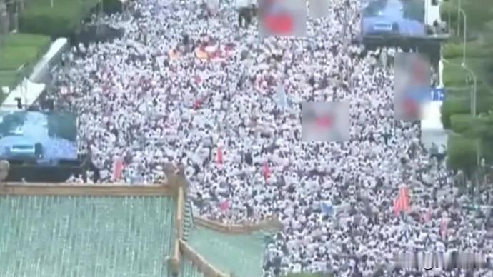赖清德当局在7月25日二十万民众"反毒油"集会后不到一周，突然由内务部门负责人刘