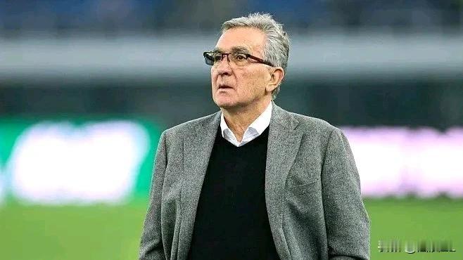 6月份世预赛战泰国，也就这些球员可堪大用，主场取胜问题不大。
  守门员:王大雷