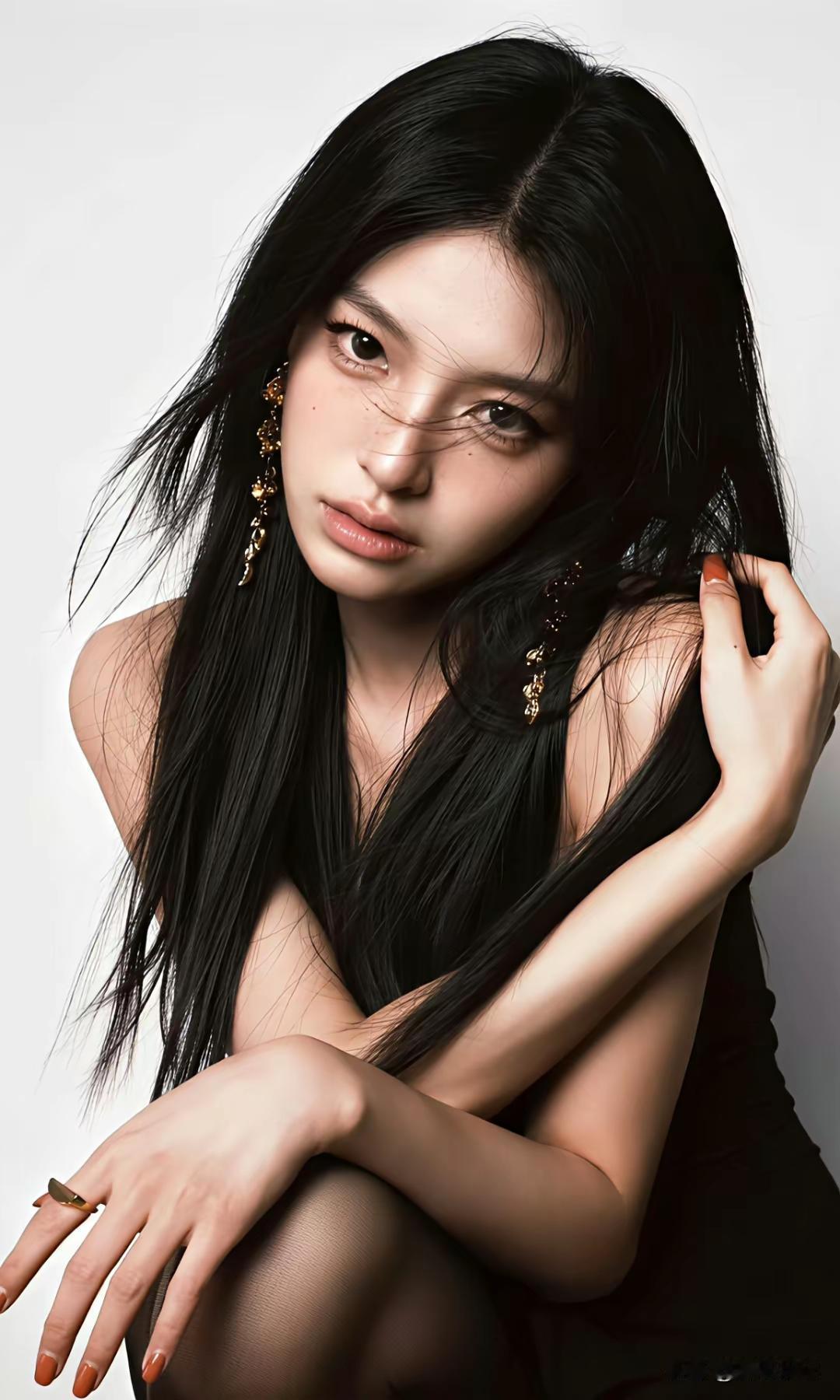 黑发红唇，优雅迷人，时尚大片！