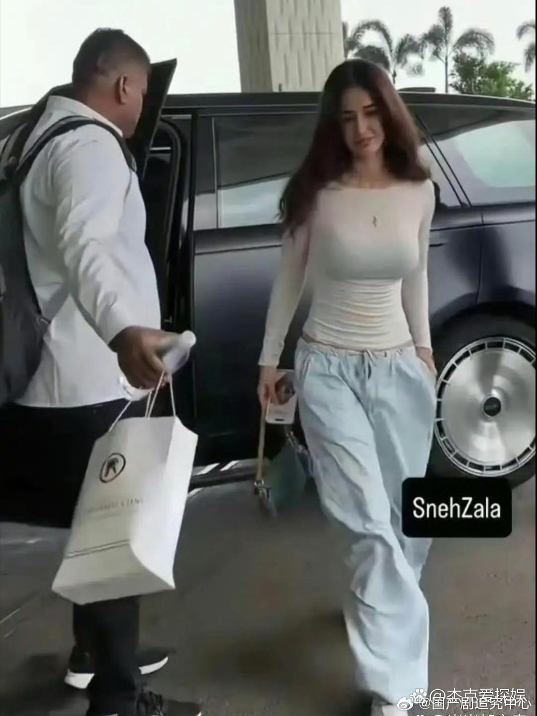 印度第一美人迪莎帕塔尼，身高175cm，体脂率只有12% 