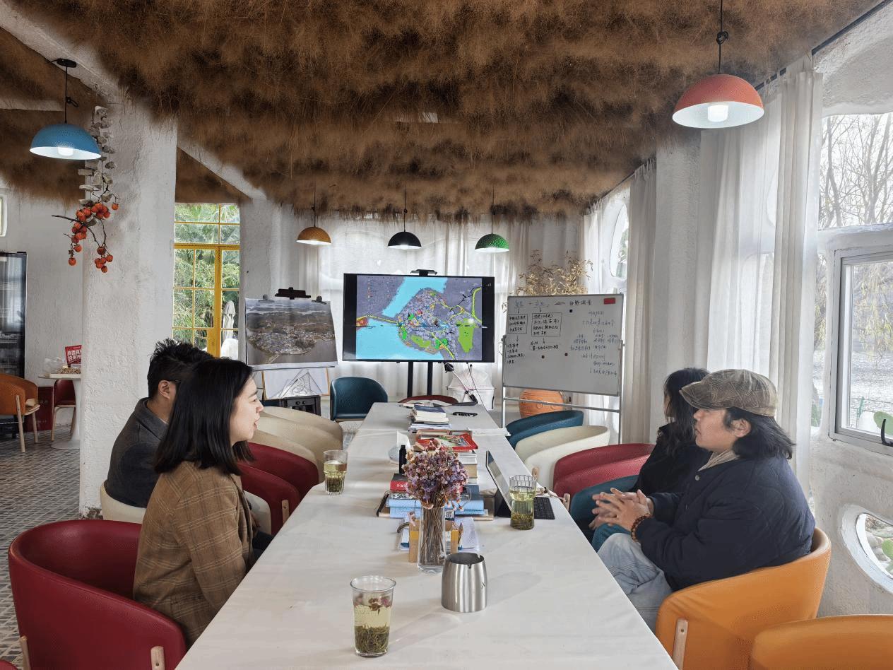 清镇市右二村：彩色小镇绘就“两清两改两治理”新画卷