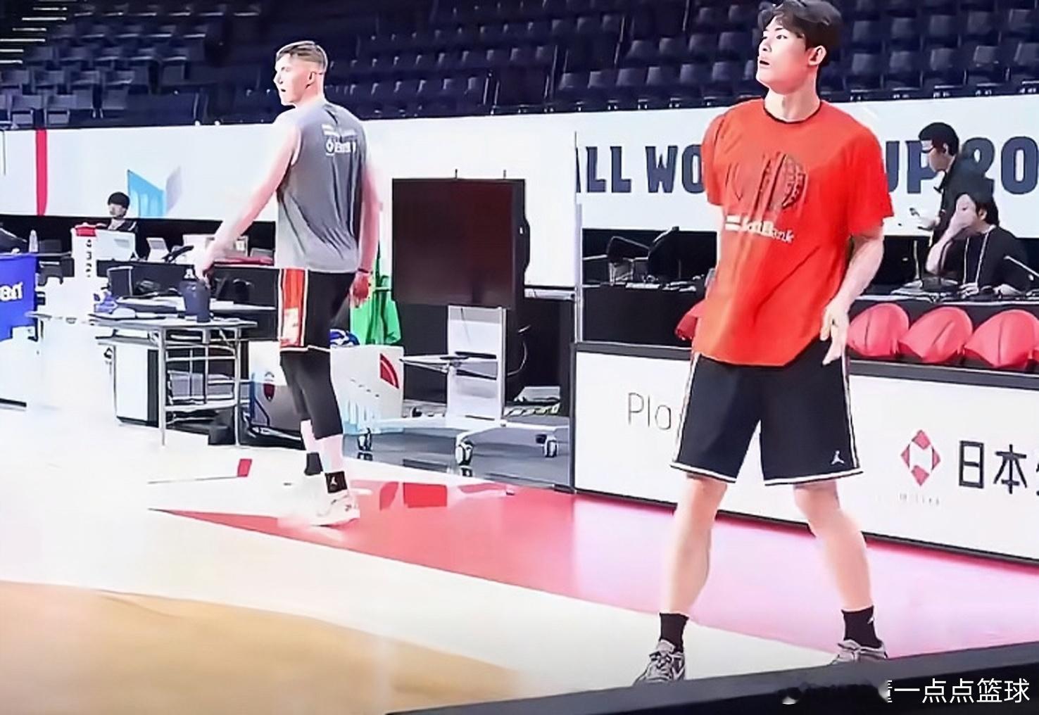 今晚18:05，2027男篮世界杯亚大区预选赛，中国男篮客场迎战日本男篮。这不是