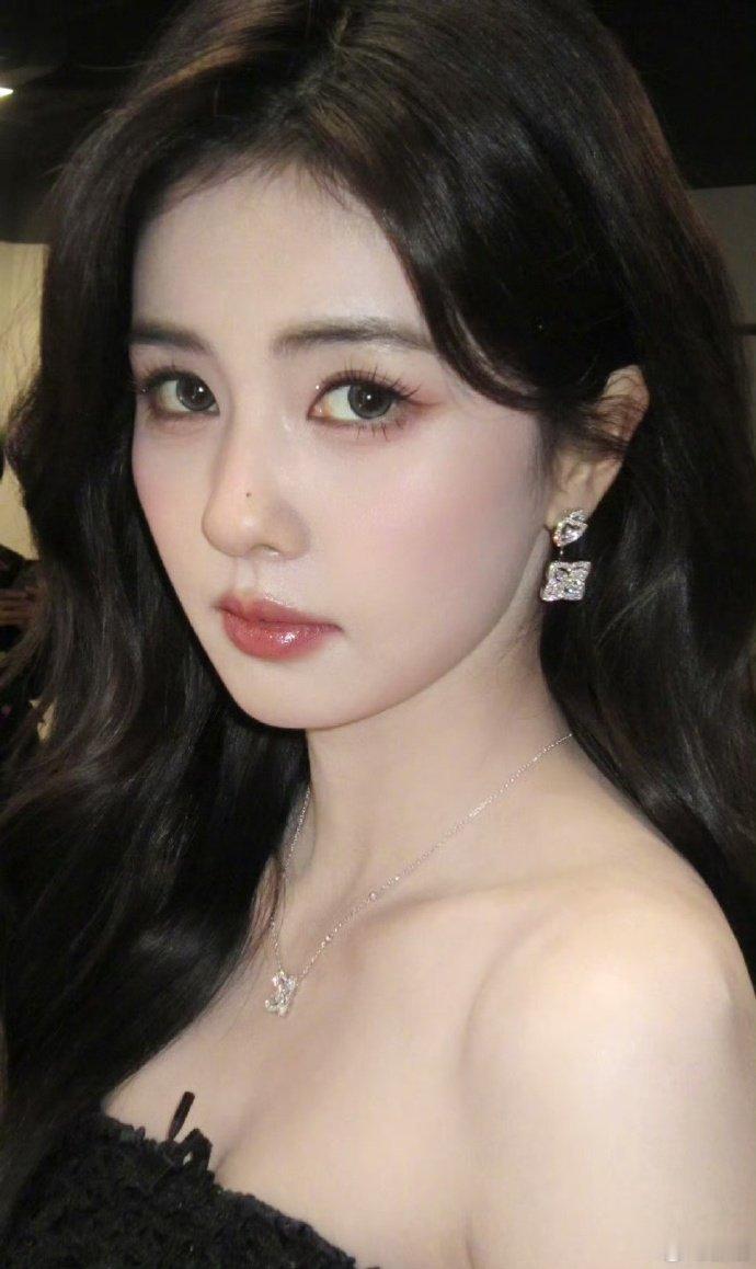 白鹿断案奇女子李佩仪 谁能拒绝探案超飒的白鹿！携新剧李佩仪现身好六，综艺新剧双倍