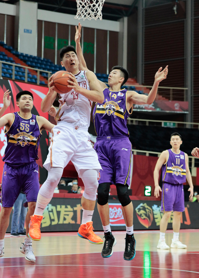 讲真，10分钟一节，也不会改变cba一些比赛从7点半打到10点的~~[呵呵][呵