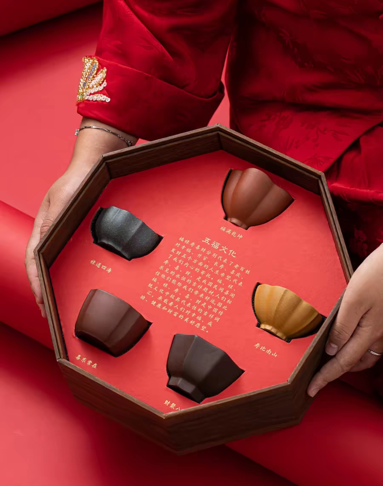 好久没抽奖了故宫文创茶杯套装喜欢的朋友，评，铁，走 哈尔滨