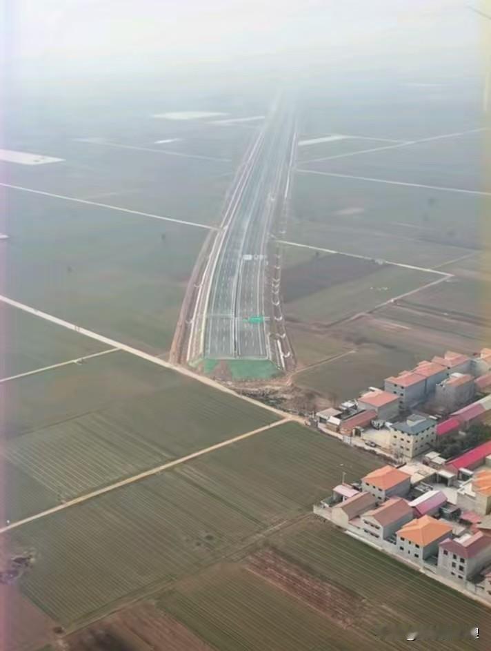 京武高速河南段去年就竣工了，而河北迟迟不见动工建设，难道是河北不重视这条高速吗？