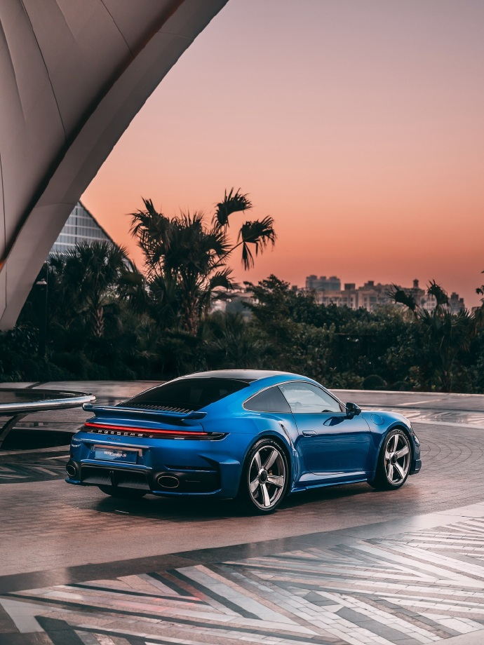 保时捷911 Turbo S赛道王者，性能天花板每一脚油门都让人着迷我与汽车的日