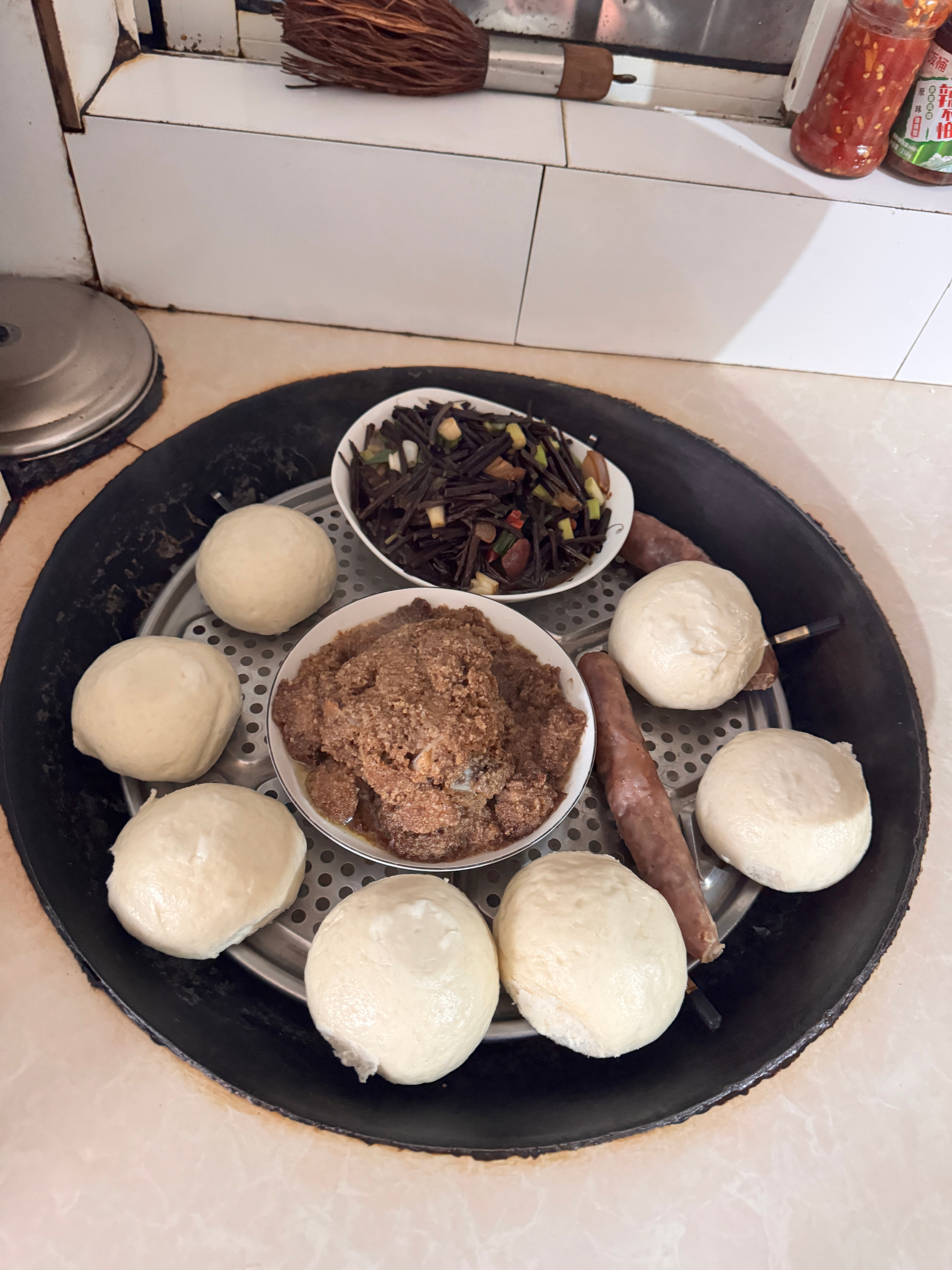 今天做的馒头 抢着吃完了哈 