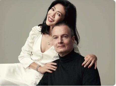 据说，时尚女魔头苏女士和她的法国老公，根本没有结婚，用中国人的话说，叫“搭伙过日
