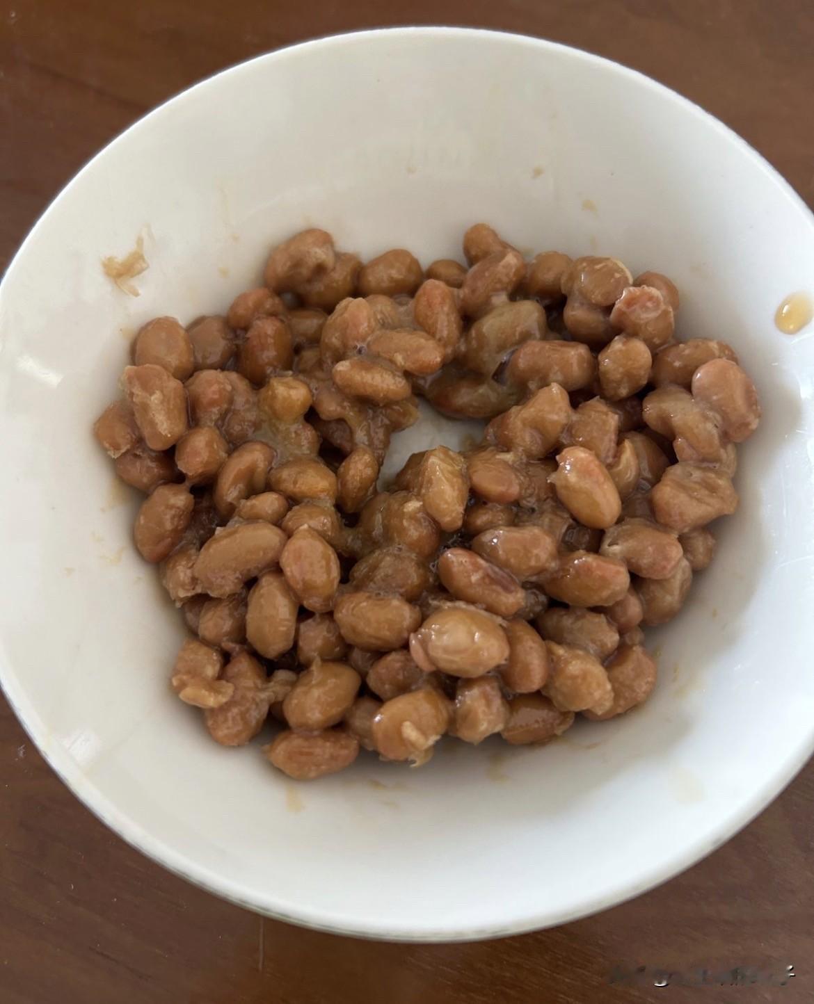 最近有点小感悟，保健品真不是人人都适合。像纳豆激酶胶囊，不少人是不能随便吃的。