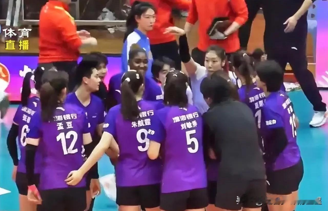 猜猜看，天津女排主场迎战江苏，谁的胜算更大？

我觉得天津队赢面不小，少说也有七