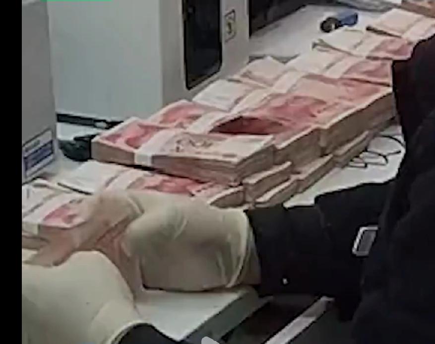 上海老人买10元彩票中720万，老伯说他从1994年就开始买彩票，谁能想到31年