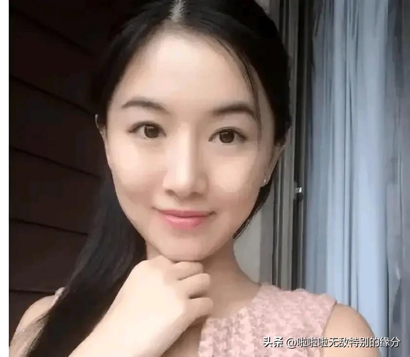 翟欣欣一审获刑12年：“杀猪盘”终落幕，恶报迟到未缺席
 
翟欣欣一审获刑12年