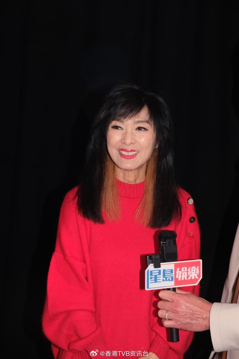 星岛：黄浩然咖啡店演音乐剧担心“出戏” 米雪随周润发跑步吸收正能量长寿音乐剧《我