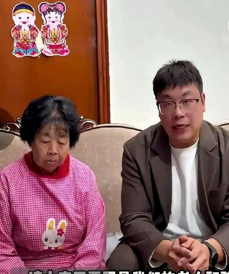 厉怀远他哥，这操作真让人看不懂。

林丽那边又是转账记录又是聊天截图，锤得叮当响