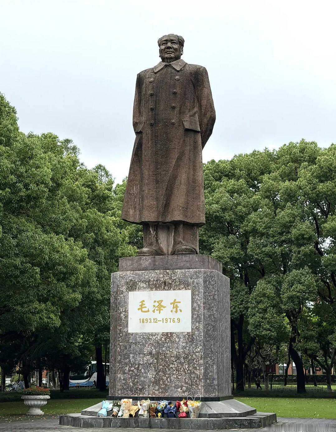 毕业啦！学生把花留给了您！ 