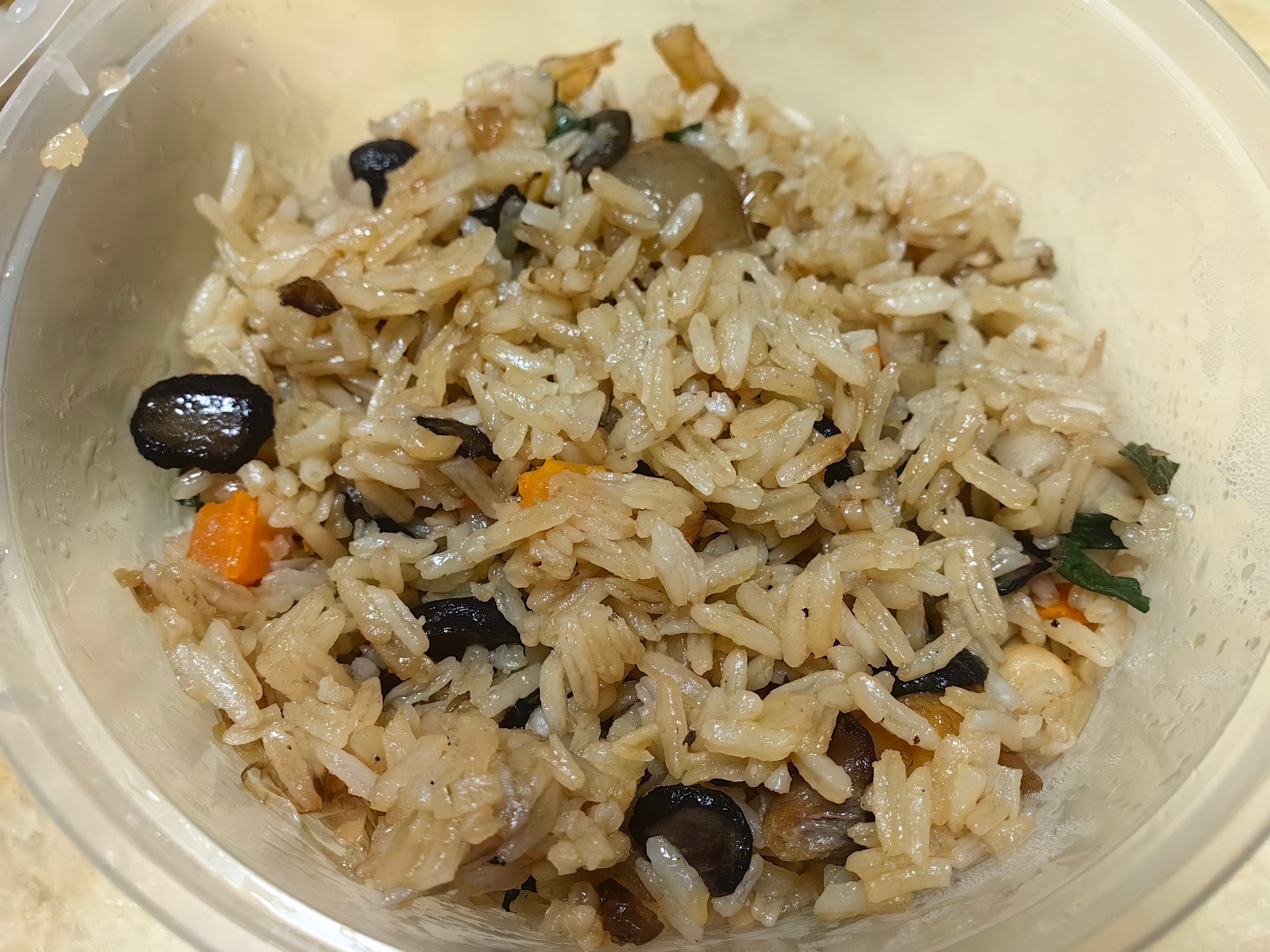每日一餐分享香饭，虾仁鱼丸猪肚白萝卜汤。 ​​​