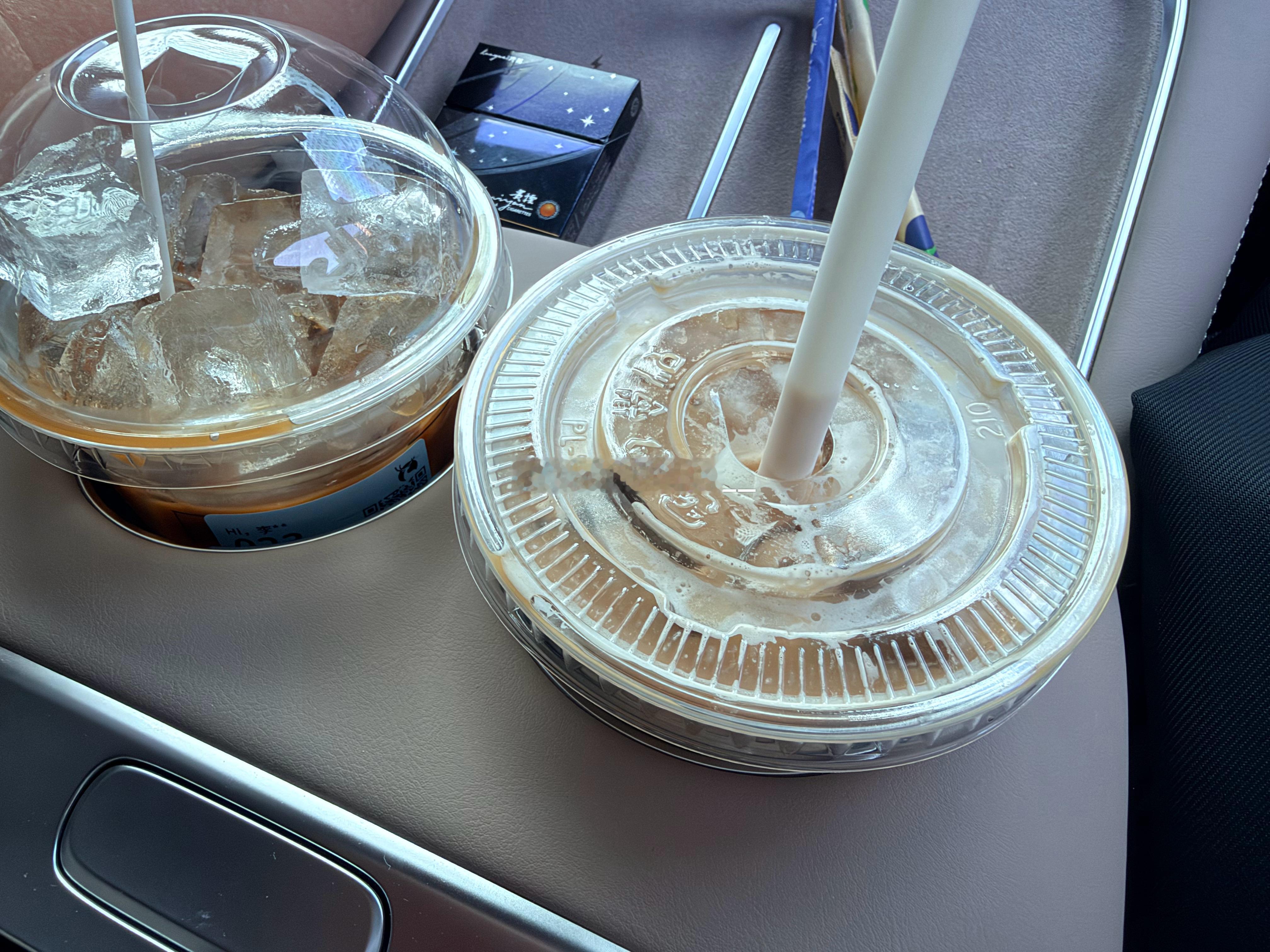 瑞幸的桂花拿铁比皮爷的桂花拿铁好喝还    便      宜 