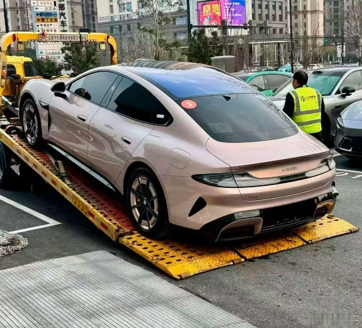 雷军确认第一代SU7停产从历史角度来看，一个新品牌的第一款车，只有极少数能卖上量