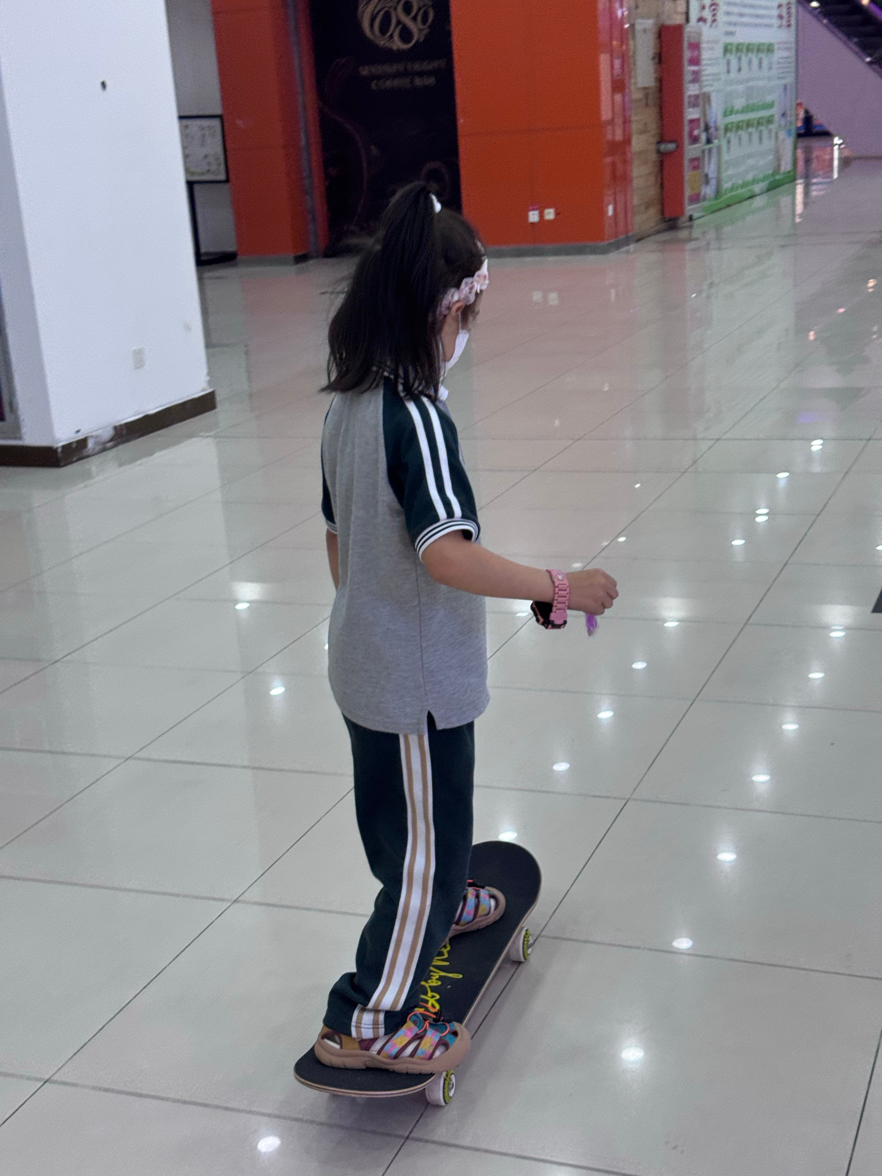 学的那点滑板技术全还给教练了
