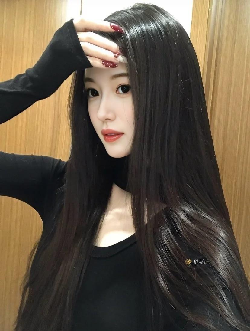 晨起有清风，日子有温柔，
不慌不忙，向阳而行。
早安，愿你今天顺心又如意。