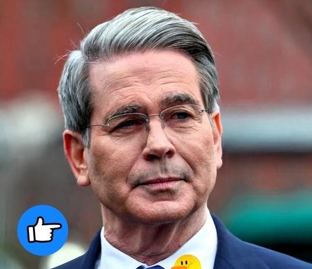 美国终于找到了反击中国的王牌？美国财长贝森特最近不停的暗示，中国既然可以管制稀土