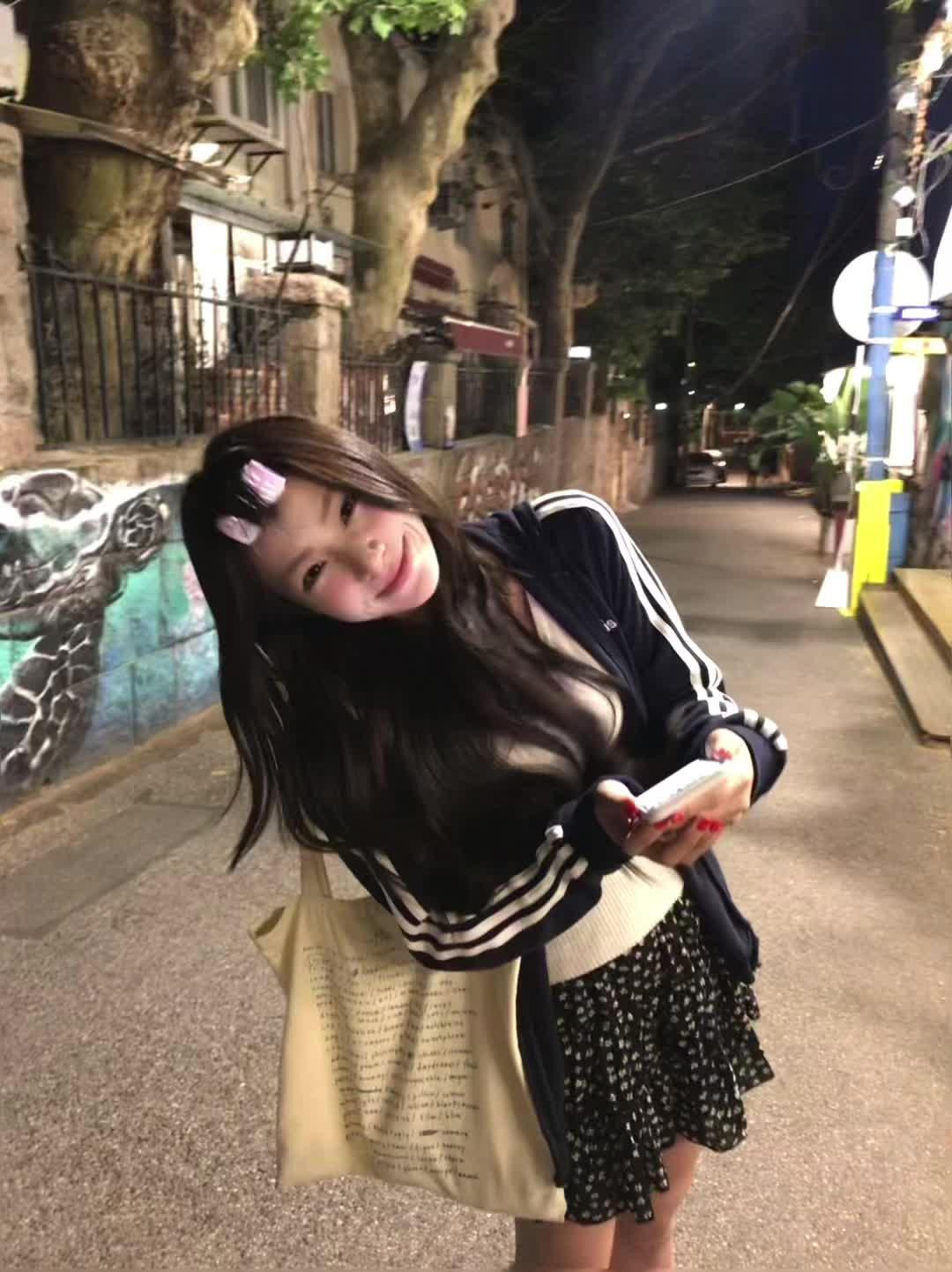 그리움이 눅눅한 엽서 같다 （ 思念像返潮的明信片）