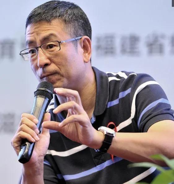 今年的奥运会关注度出现了明显下降，有些人竟然说金牌不重要，对此，著名主持人白岩松