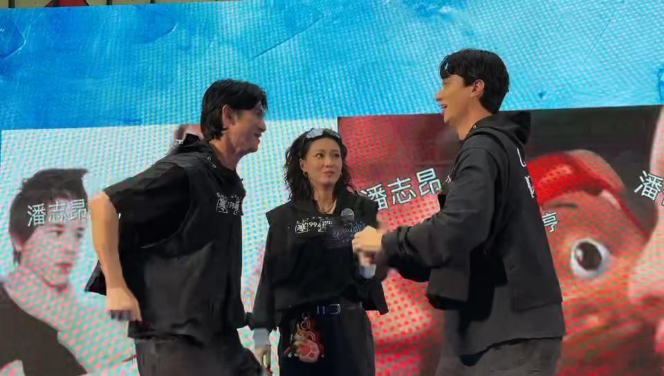 刘俊谦吴慷仁你们不要再打了 谁懂这种“戏里你死我活，戏外勾肩搭背”的爽感！刘俊谦