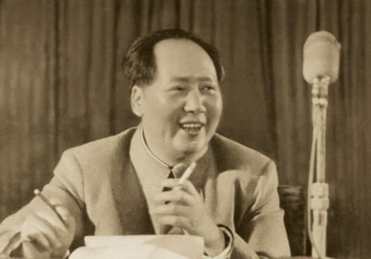 国民党高层官员公开撰文批评毛主席，主席非但不介意，反而推广全文供全军学习，各方评