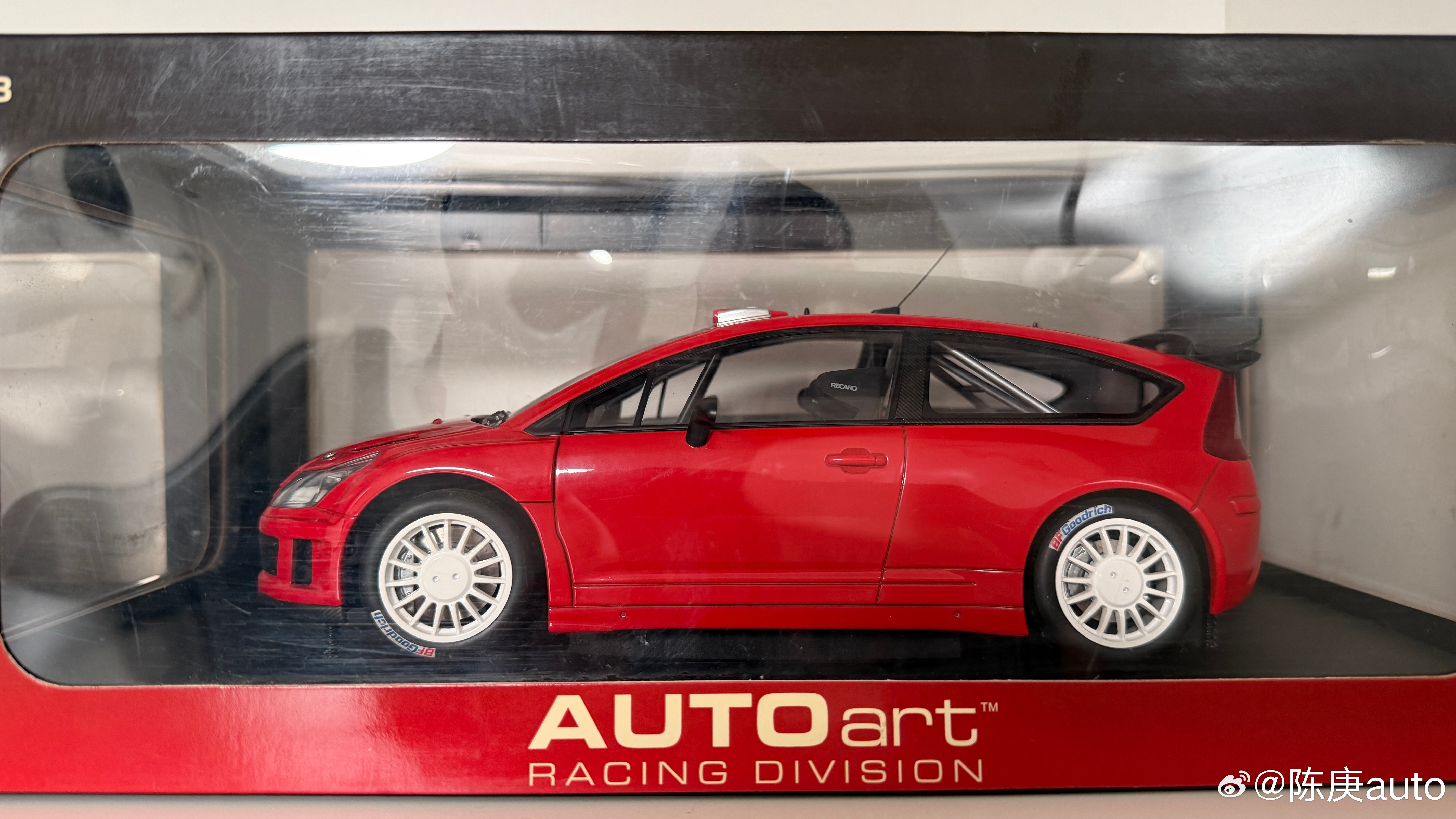 收了两个情怀车型，都是勒布当年跑WRC的赛车，只是没有涂装拉花，但还是特别特别帅