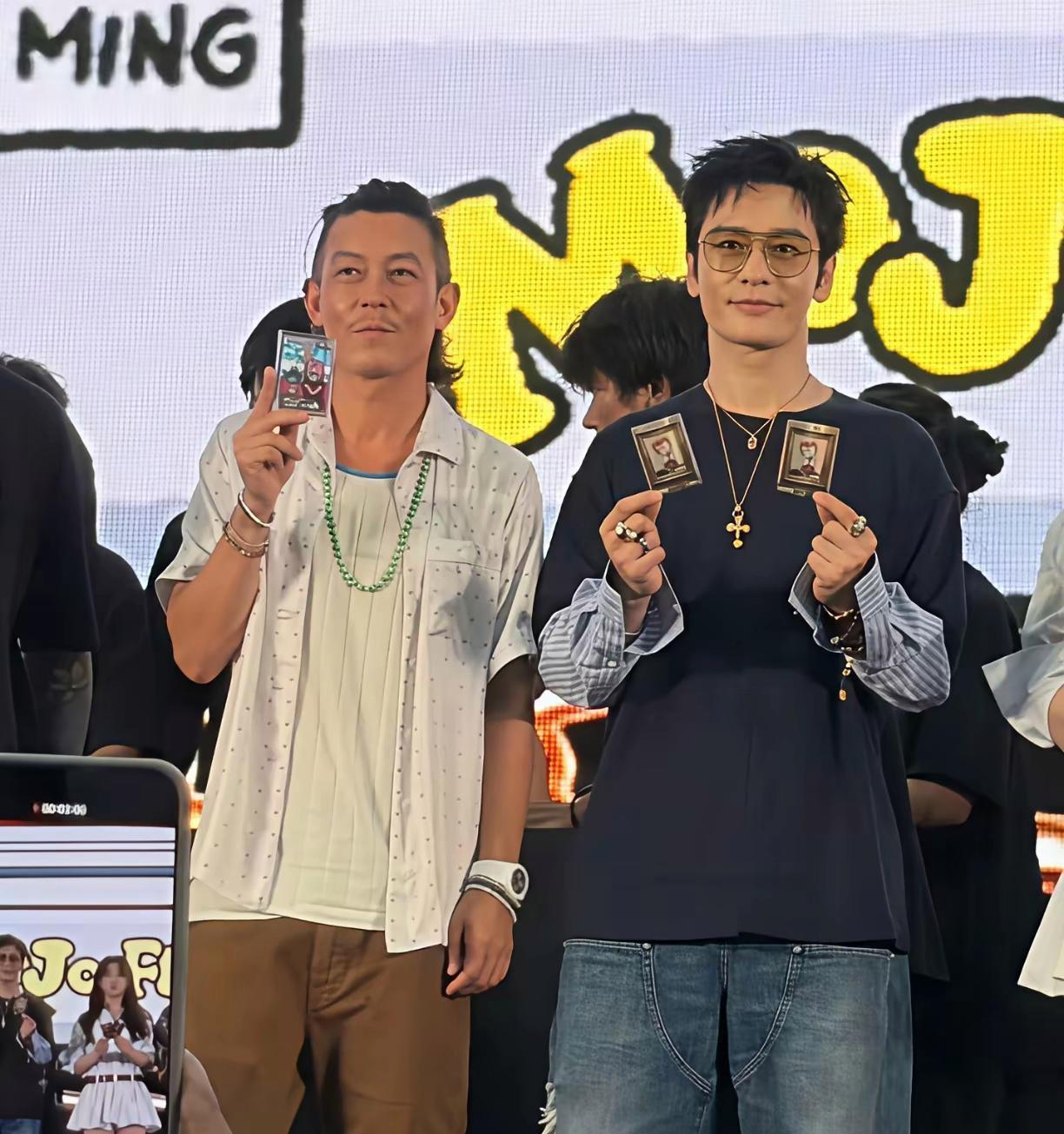 黄晓明和陈冠希同框，网友却夸陈冠希赢麻了！黄晓明常年医美抗老、挨饿保身材，而陈冠