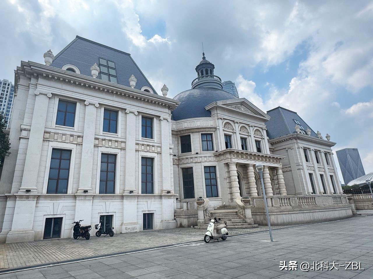 佳宏新材和九目化学提交注册申请

北交所官网发布消息，昨天佳宏新材和九目化学分别