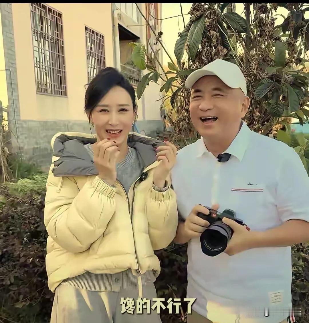 杀猪宴上的富豪变形记：胡静老公的乡土奇遇
 
胡静过年带马来西亚富豪老公回老家吃