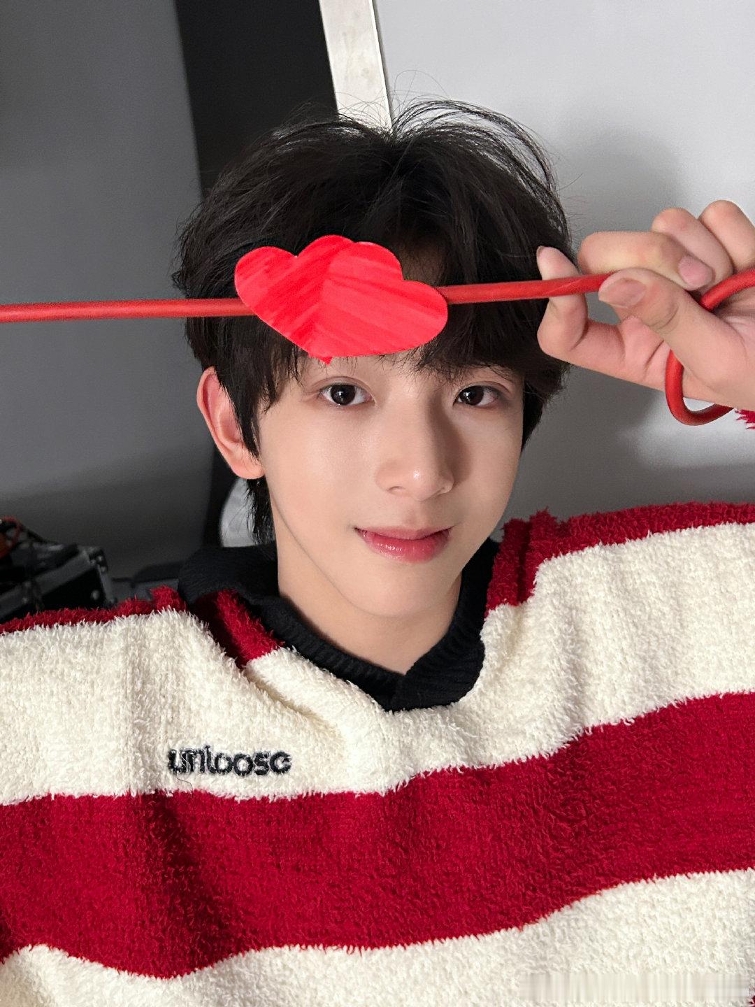 只知道陈浚铭是四代唯一门面 