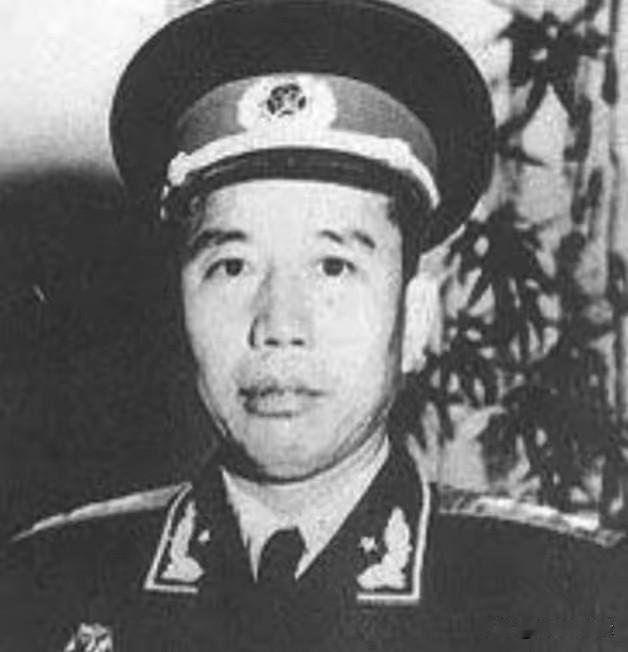1950年马家军旧部叛乱，王震当众问责师长：你的兵反了，你怎么收场？
 
很多人