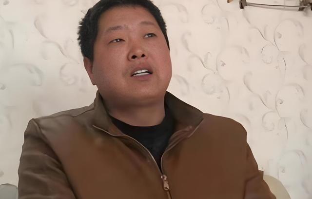 1995年，退伍老兵迟迟等不到安置，南下蹬三轮一蹬就是23年，47岁那年在镇政府