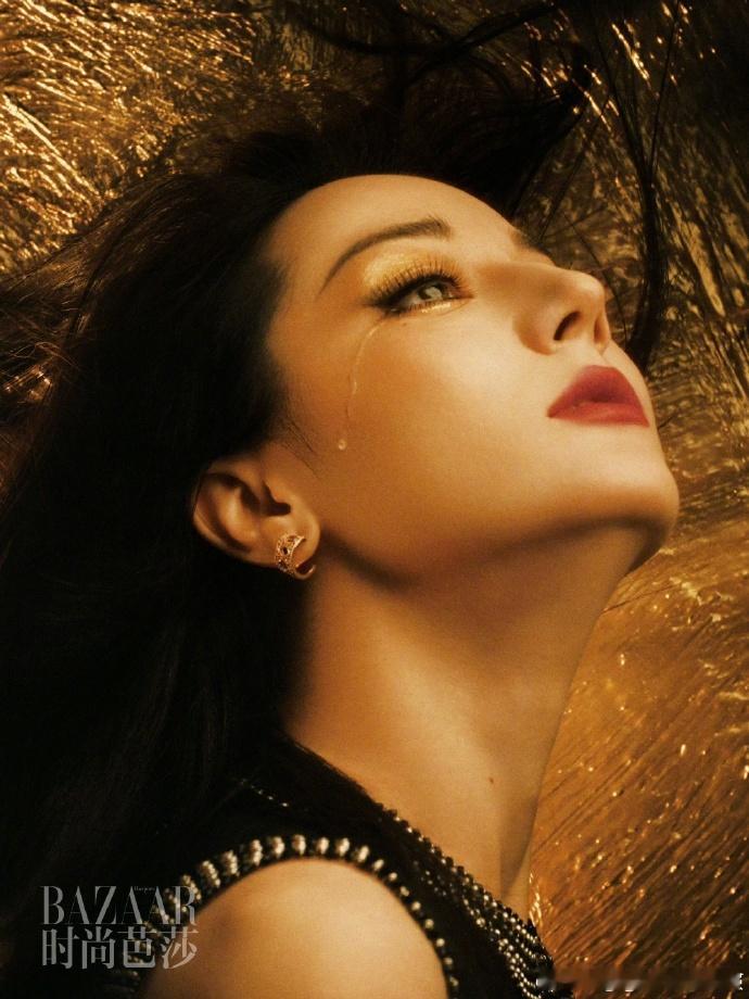 柳宗源拍的女明星封面柳宗源镜头里的女明星 ​柳宗源的杂志封面获好评，合作过梁洛施
