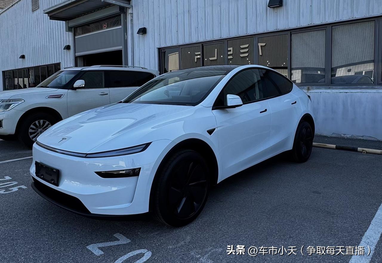 特斯拉这个品牌一直没啥优惠，即便是今年新能源购置税要征收一半，它还是没什么优惠。