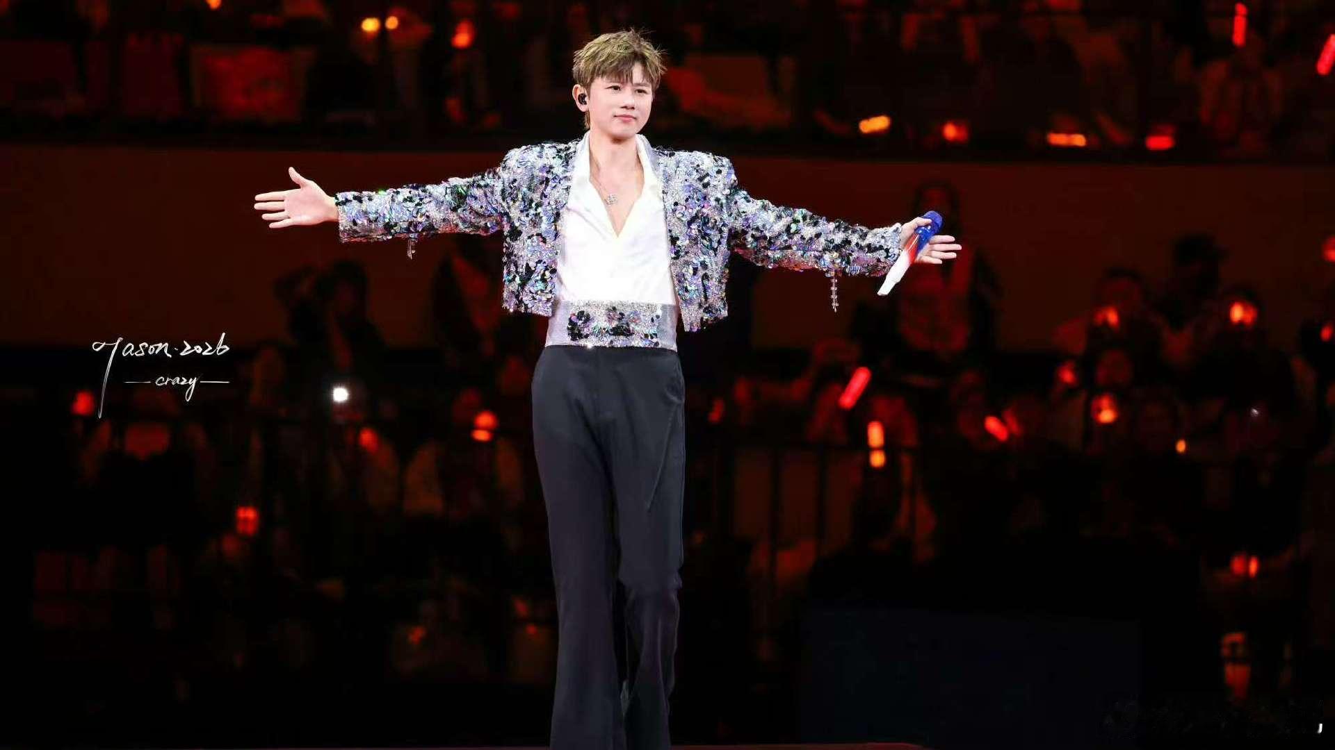 张杰张杰演唱会唱演唱会 张杰未LIVE巡回演唱会这波歌名与现场的双向奔赴，张杰用