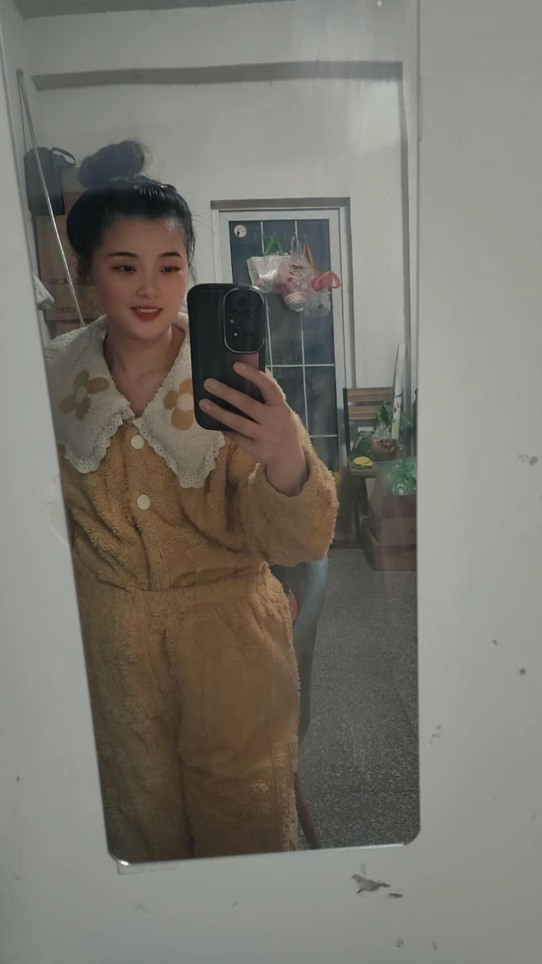 希望在不声不响的日子里，换来一个好的转弯    不求事事圆满，但求事事顺心。