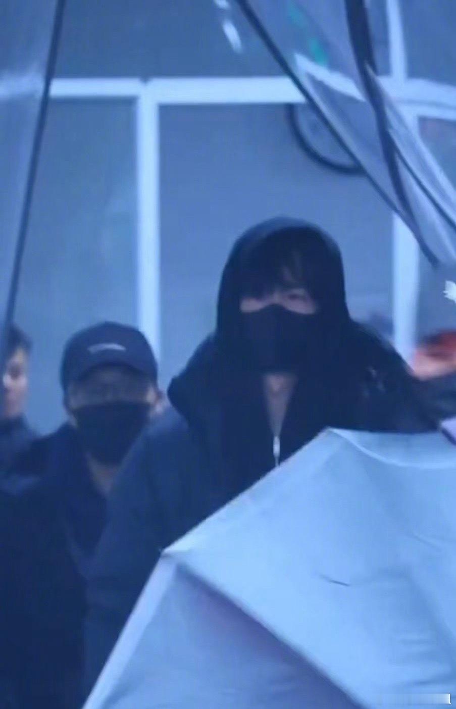 田曦薇张凌赫hi6上班路透来啦～燥候《逐玉》你好星期六