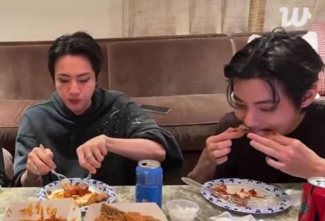 吃鸡翅吃出真情实感引发热议
Jin为了维护形象，用刀叉吃鸡翅
而金泰不仅用手而且