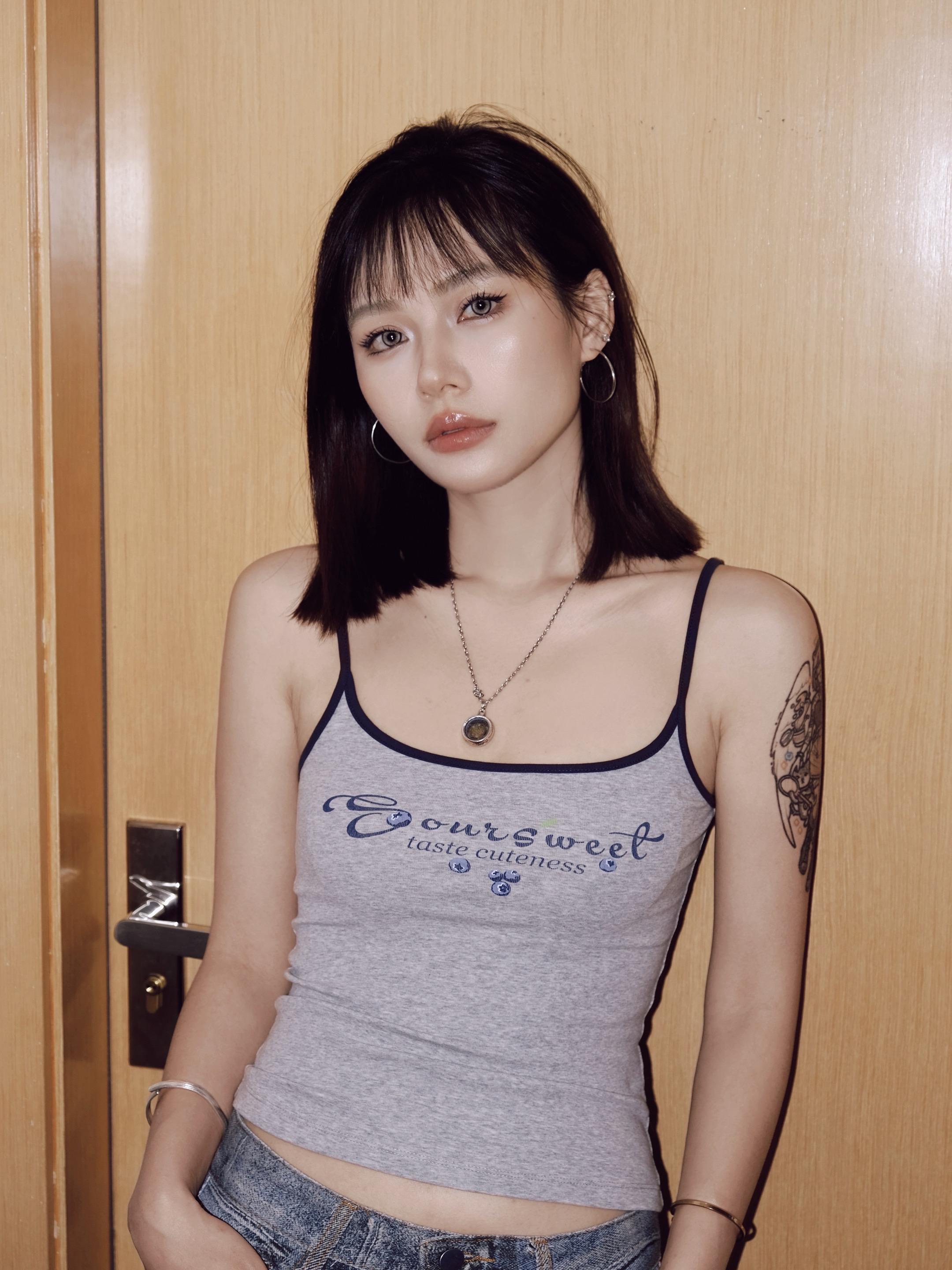 硬照配硬取曲。