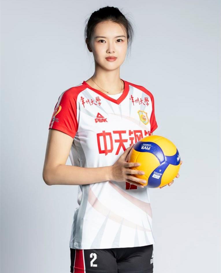 #龚翔宇#女排联赛即将开打，江苏女排全队也拍摄了新的宣传照。昔日队长张常宁也参加