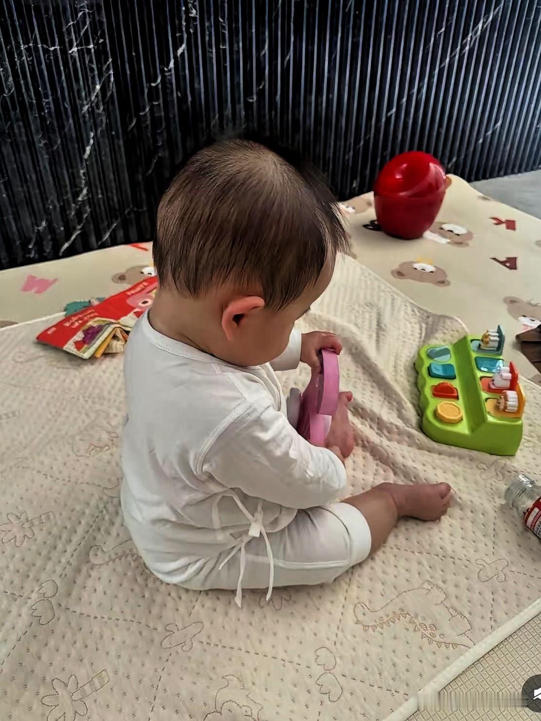 现在的年轻人还生个屁的孩子啊！
​​​我儿子今年31，结婚整整两年。
​​​儿媳