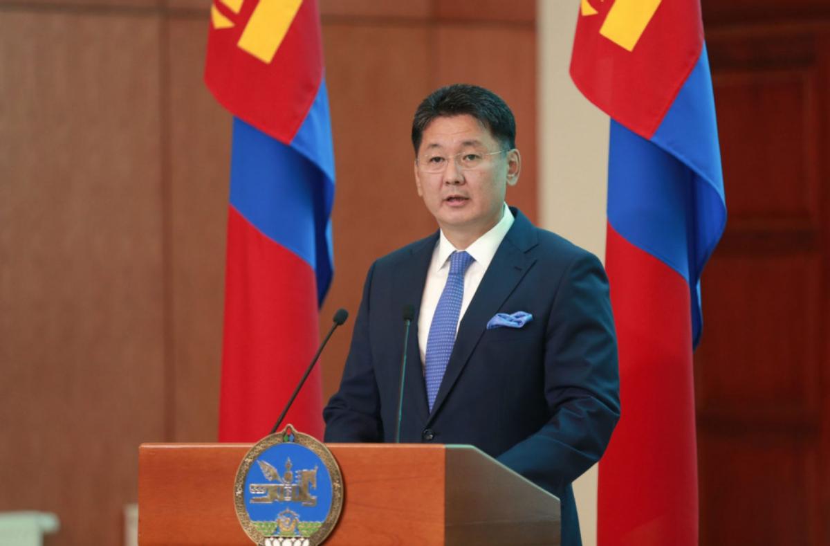 蒙古国政坛，从不缺少戏剧性。2026年刚过半，这个北方邻国已经提前进入了选举节奏